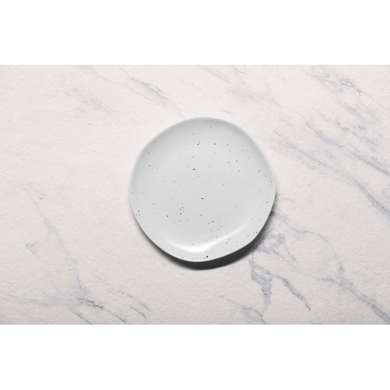 Assiette plate en porcelaine de qualité supérieure EARTH - LINEN DOTTS, forme irrégulière, 8.26", Crème