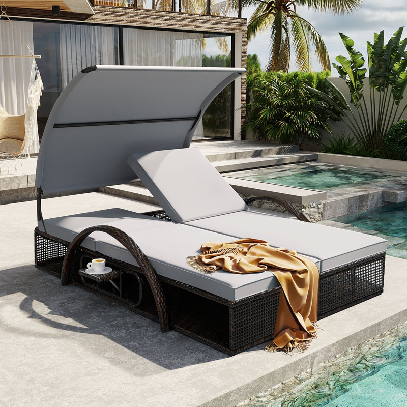 Chaise longue d'extérieur avec table d'appoint cachée et accoudoirs arqués, Gris