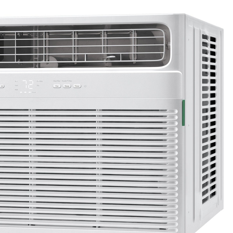 Frigidaire 23 000 BTU 230 V 1 600 pieds carrés Pi. Climatiseur de fenêtre avec chauffage blanc de 16 000 BTU, 23000