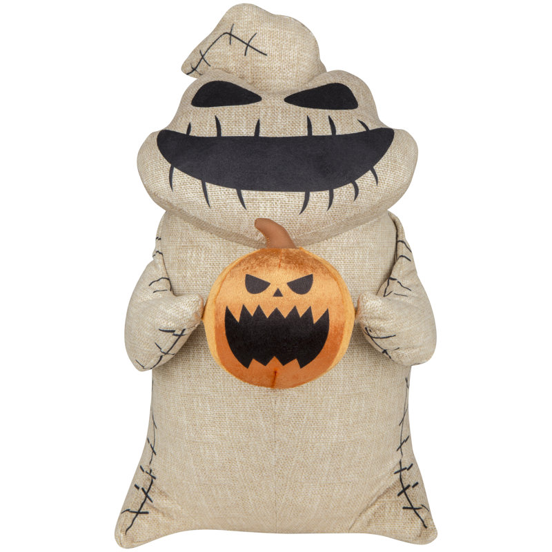 Le cauchemar avant Noël Oogie Boogie tenant une citrouille de porte en peluche de 18 po