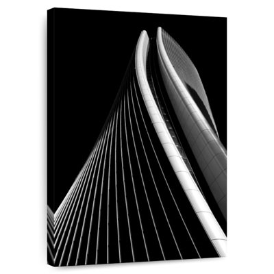 Lilie Curvy Skyscraper