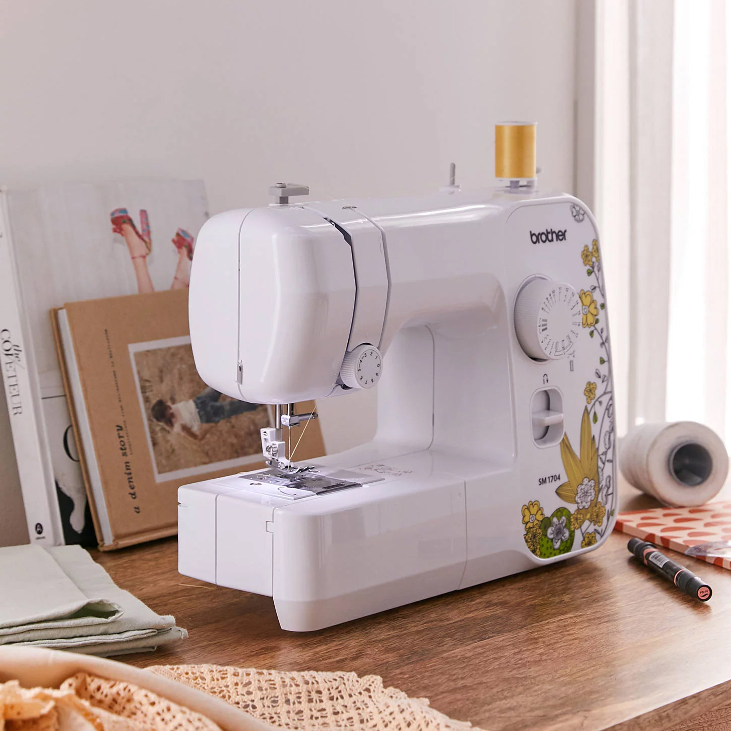 Brother portable sewing machine 17 stitch lx3817 - arts & crafts