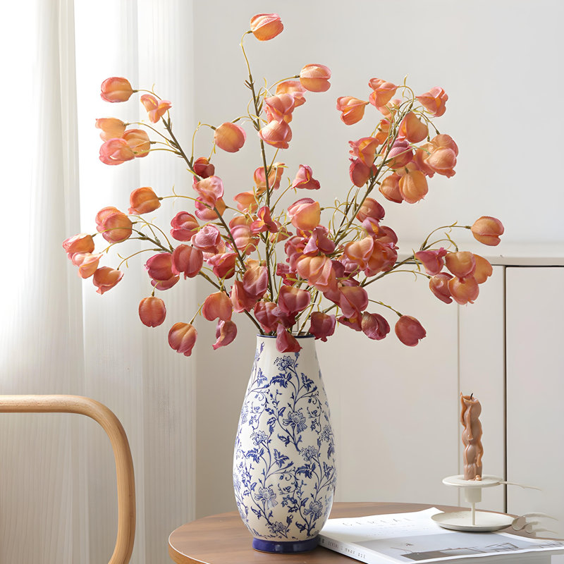 Ornements de fleurs simulées