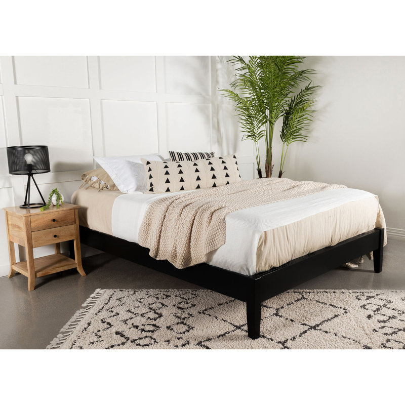 Lit plateforme très grand noir, profil bas, base en contreplaqué et pin, conception universelle, lit Glamour Touch pour chambre à coucher, très grand lit ou lattes