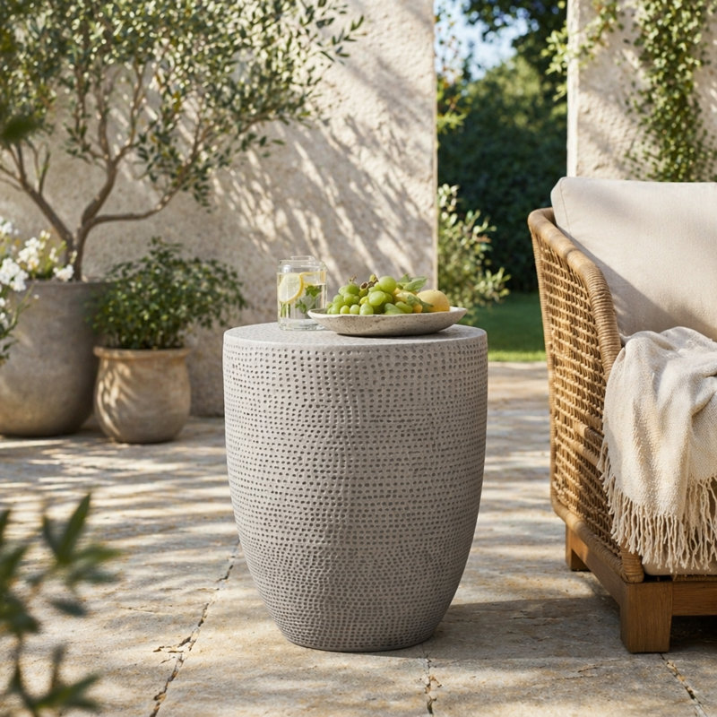 Table d'appoint d'extérieur en béton léger