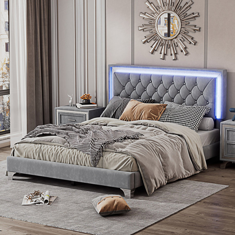 Grand cadre de lit tapissier grand avec lumières DEL, lit plateforme moderne avec tête de lit capitonnée