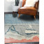 Tapis marocain contemporain vibrant-819806716