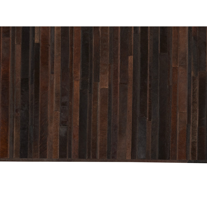 Tapis sable en peau de vache à motif géométrique Prairie Suffolk, Rectangle 2 pi 3 po x 3 pi