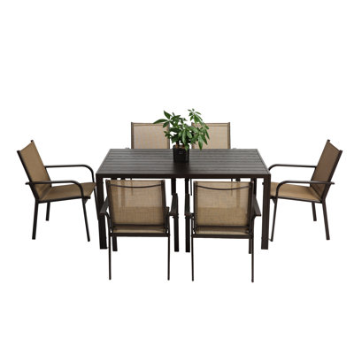 7 aires de repas extérieures - table rectangulaire brune et 6 chaises respirantes