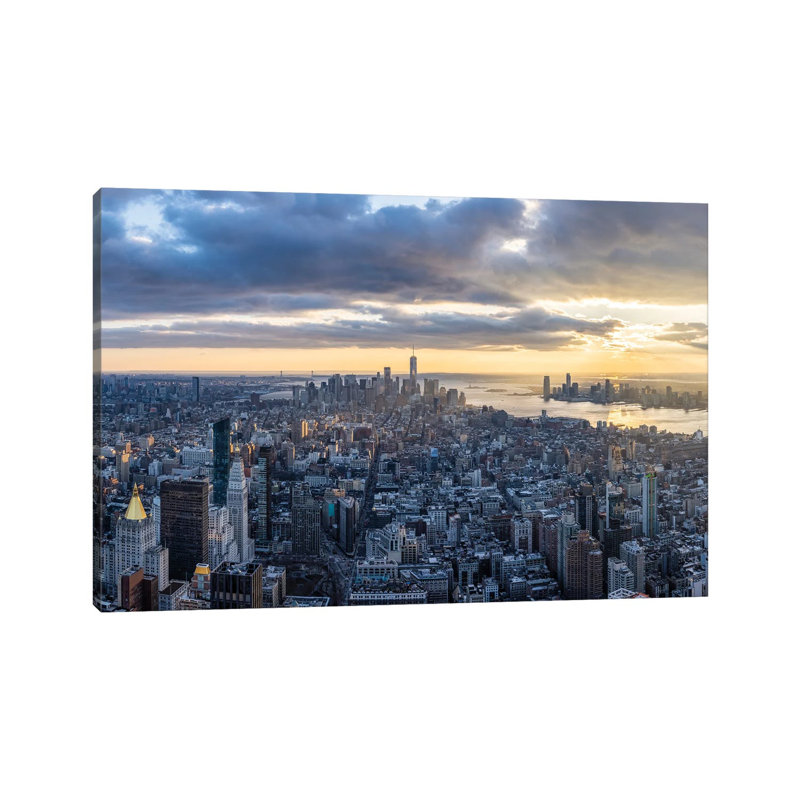 «Lower Manhattan Skyline At Sunset», reproduction sur toile tendue, H 8 po x l 12 po x P 0,75 po