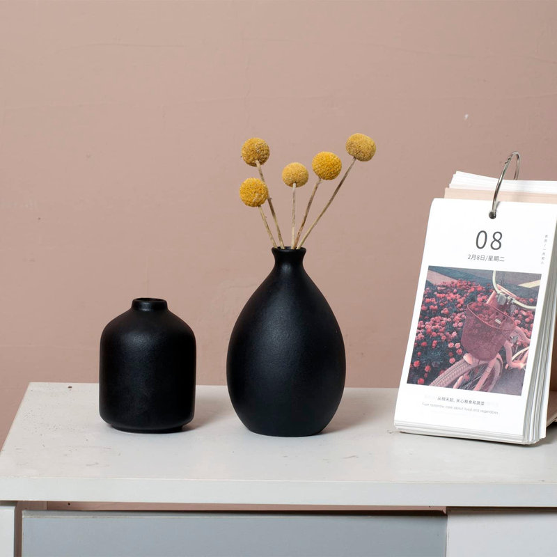 Vase en céramique noire