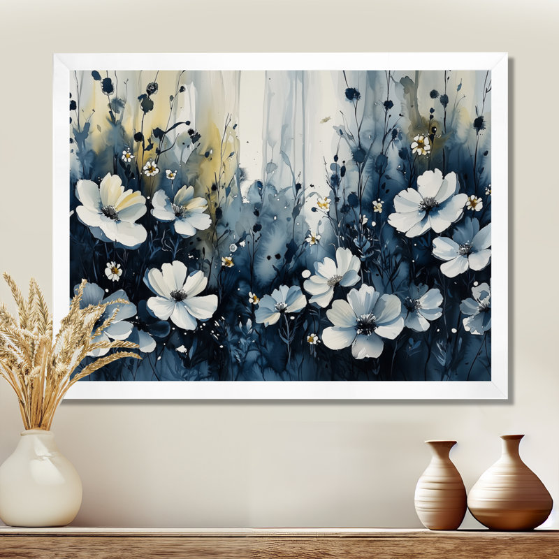 «Jaynes Midnight Violet Flowers In Fields II - Violets», art mural, Reproduction encadrée d'une seule photo, Blanc