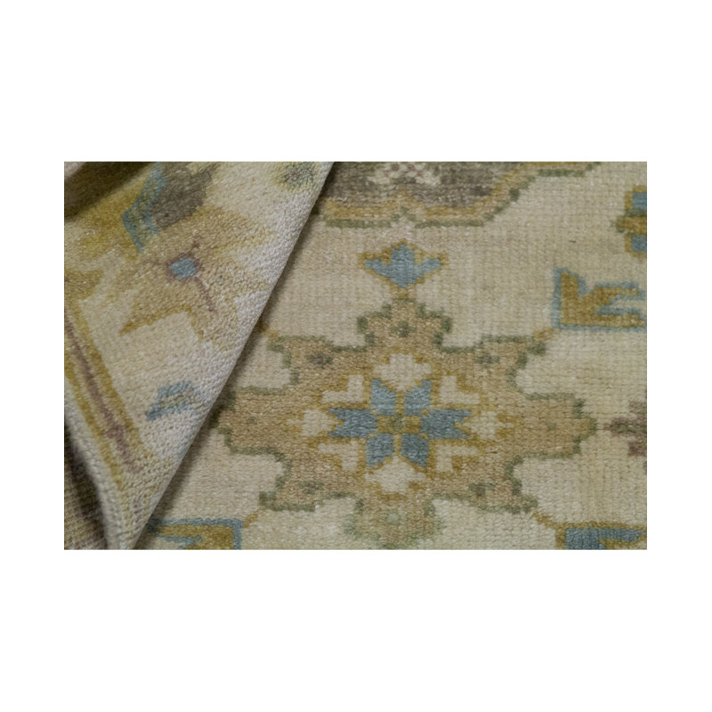 Tapis ivoire et ivoire noué à la main de haute qualité