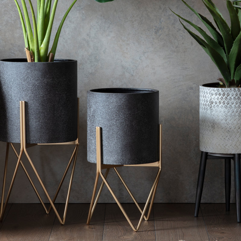 Veradzin Metal Pot Planter, 61cm H x 31cm W x 31cm D