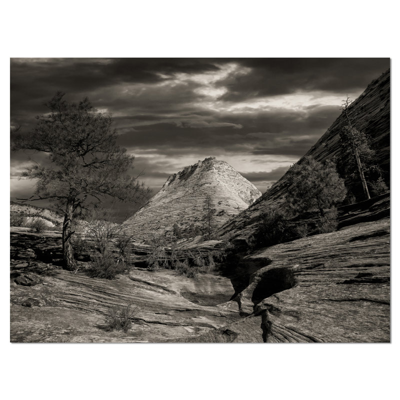 Layers of Red Rock noir et blanc, reproduction de photo sur toile tendue, H 30 po x l 40 po x P 1 po