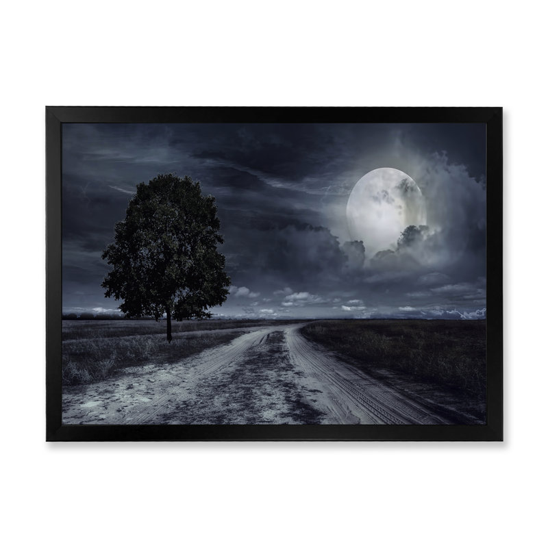 Route pavée sous une pleine lune - photographie sur toile, H 30 po x l 40 po x 1,5 po, Cadre photo noir