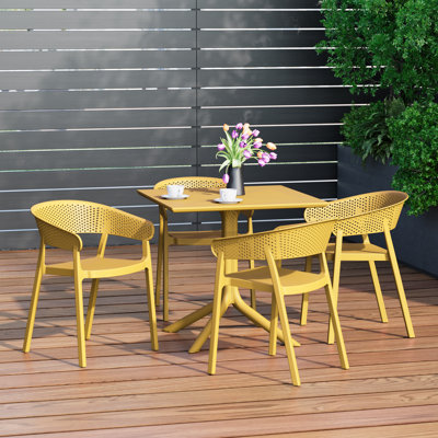 Ensemble repas carré pour 4 personnes