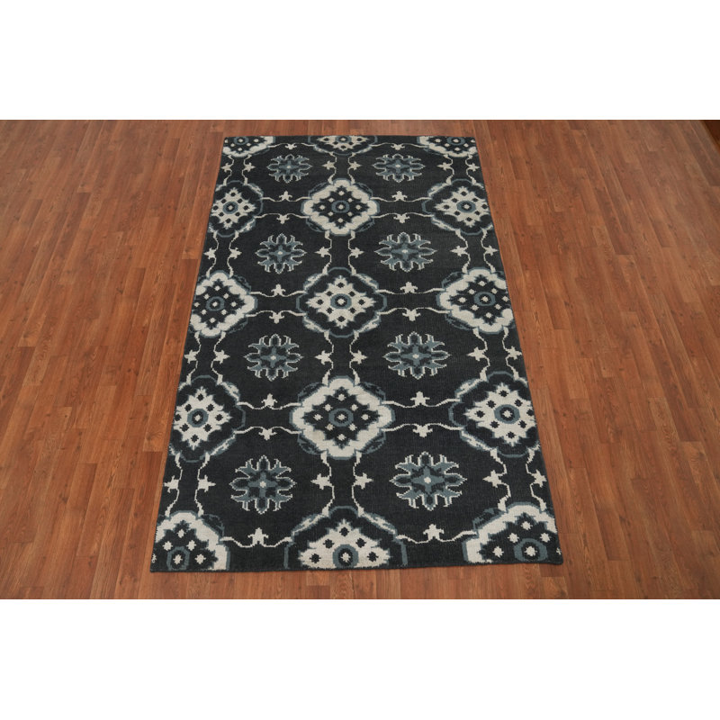 Tapis oriental tribal moderne 5 x 8