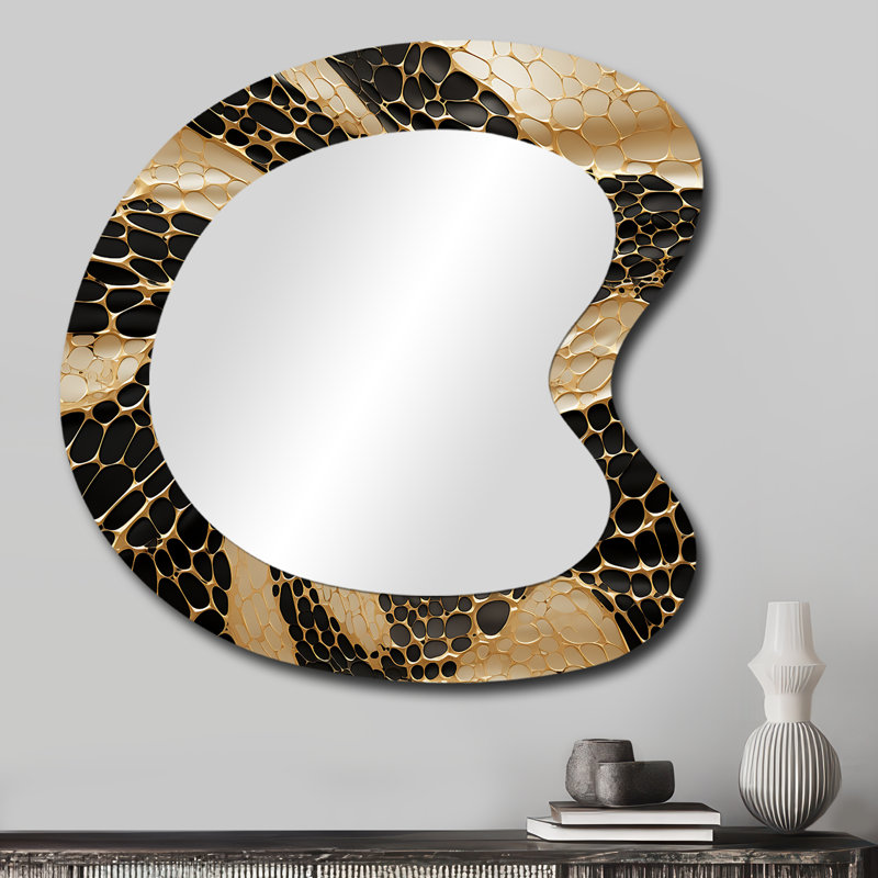 Grand miroir mural doré moderne à formes dorées I - Marble, 27 po x 27 po