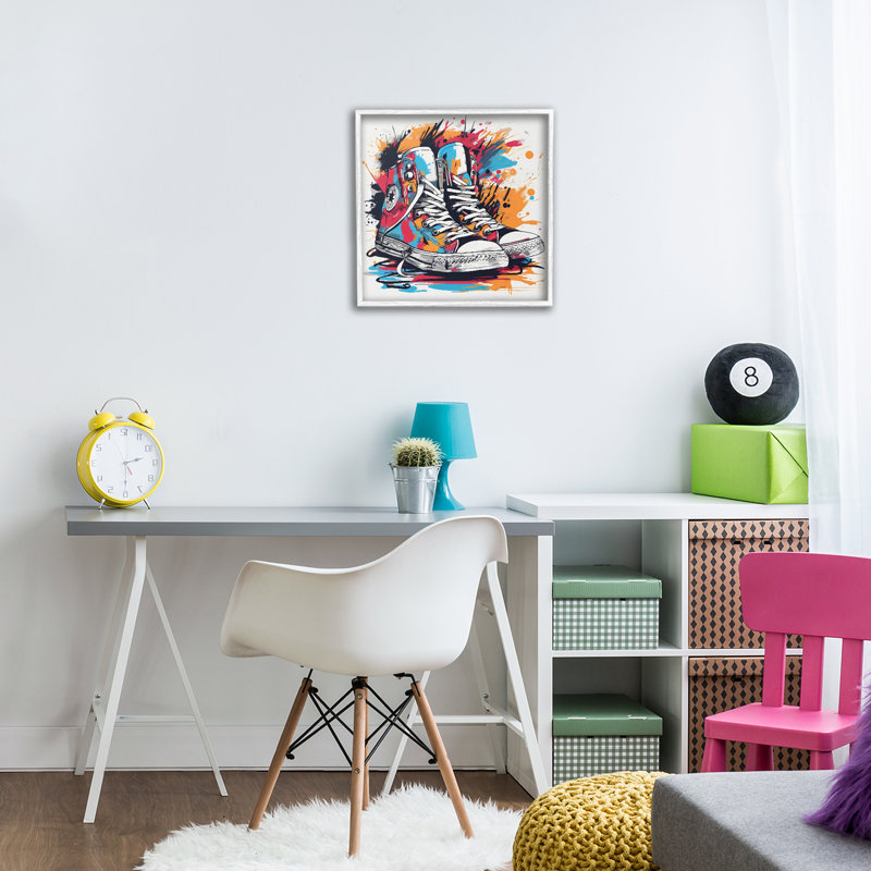 Giclée encadrée par des espadrilles colorées, design par Creative Studio, Giclée encadrée blanc bord de mer