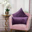 Coussin décoratif en velours matelassé taupe -32538068