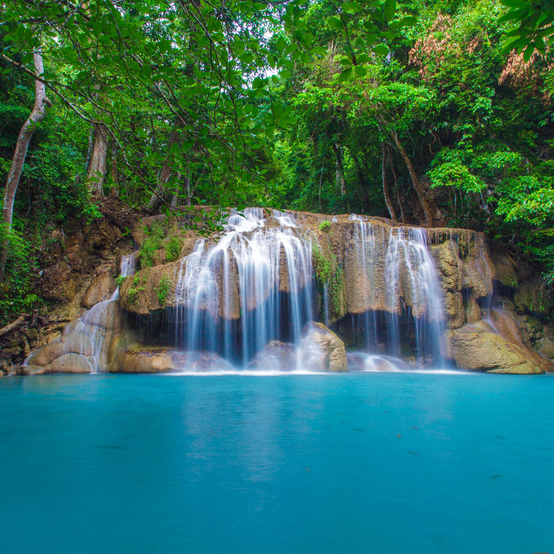 Lerna Erawan Wasserfall von Naypong - Druck