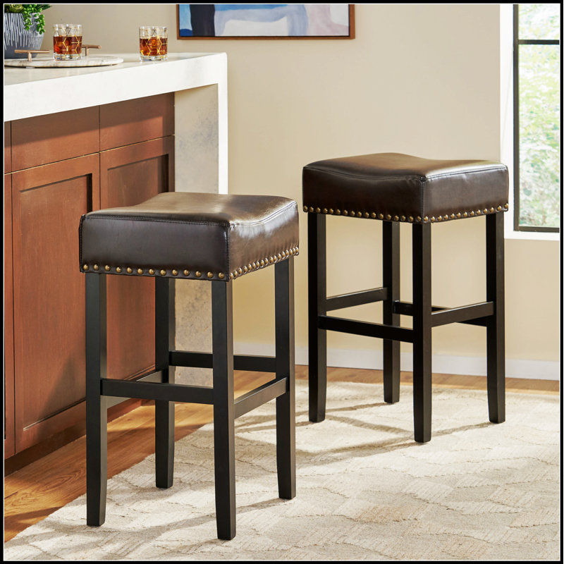 Tabouret de comptoir de 30 pouces en cuir brun sans dossier (ensemble de 2) avec têtes de clou chromées et coussins rembourrés pour plus de confort et de style