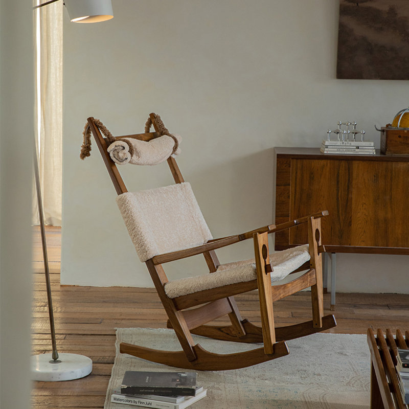 Chaise berçante simple en bois massif, Blanc cassé