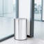 Poubelle à couvercle pivotant moderne en acier inoxydable - 13 gallons (50 L), seau intérieur amovible, contrôle des odeurs, poubelle durable et contenant de recyclage intérieur rond pour la cuisine, le bureau, la salle de bain, argent-131107527