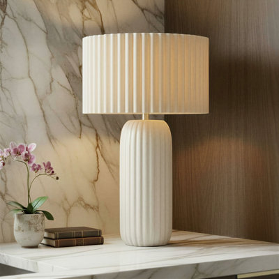Lampe de table en grès avec abat-jour en lin Mira