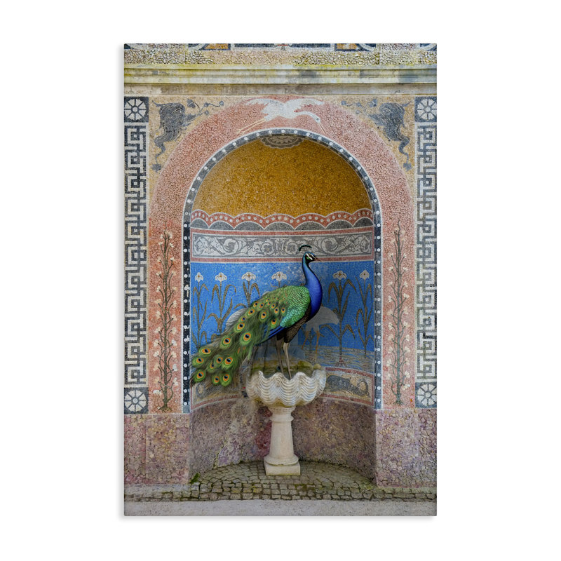 Paon avec une architecture traditionnelle sur toile par Danita Delimont, H 45 po x l 30 po