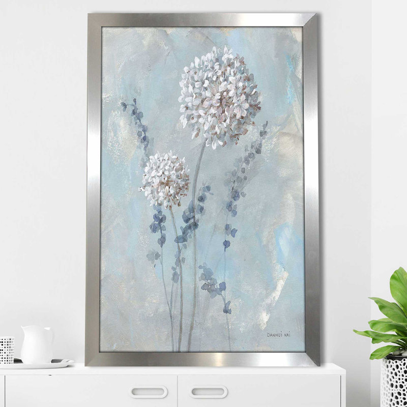 Airy Blooms I par Danhui Nai - Peinture, Encadrement argenté, H 39,5 po x l 27,5 po x P 0,75 po