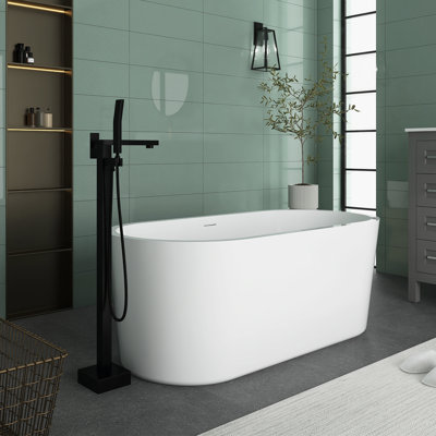 x Freestanding Soaking Plastic / Acrylic Bathtub