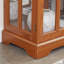 Vitrine à DEL antique de style antique avec portes en verre, tablettes réglables et base renforcée pour objets de collection à la maison ou au bureau-130816516