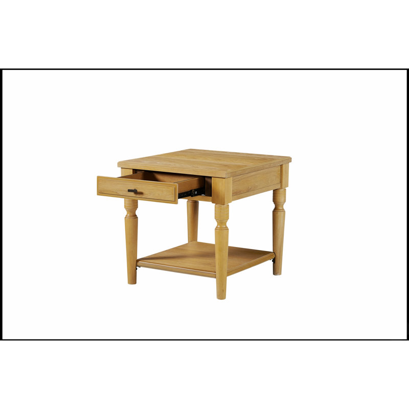 Table de bout élégante avec placages en hickory durable et finition cajou, parfaite pour les intérieurs modernes et traditionnels.