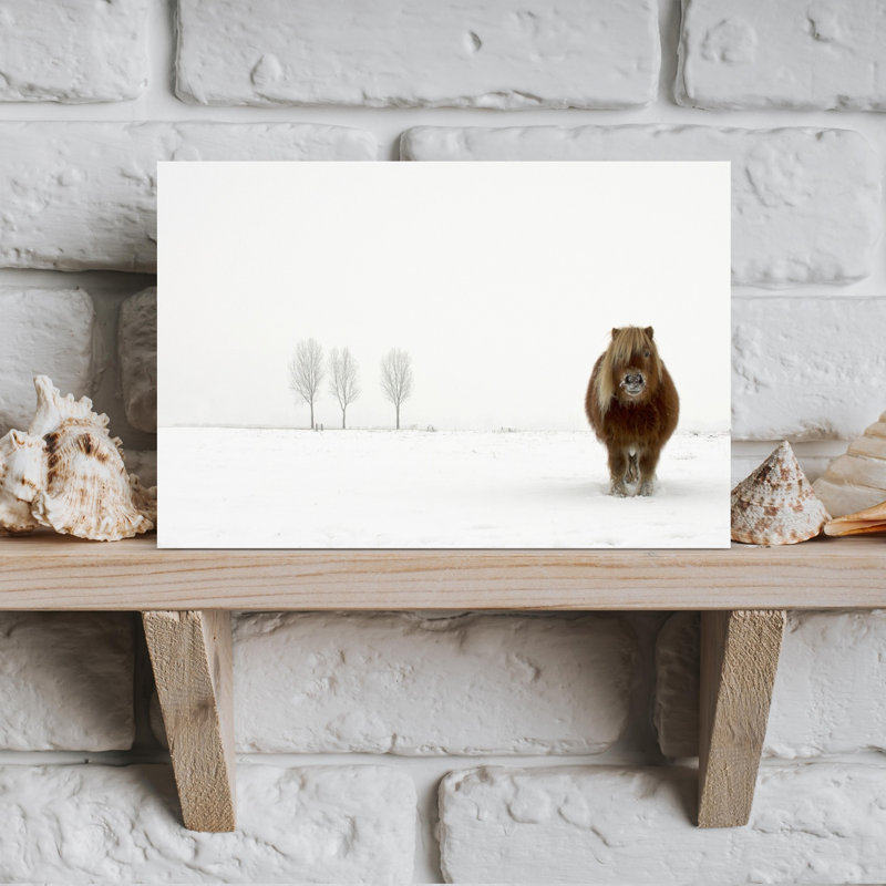 «Winter Pony In Snow Minimalist Peaceful Serene Horse Landscape Nature», reproduction d'art murale, 12" H x 18" W
