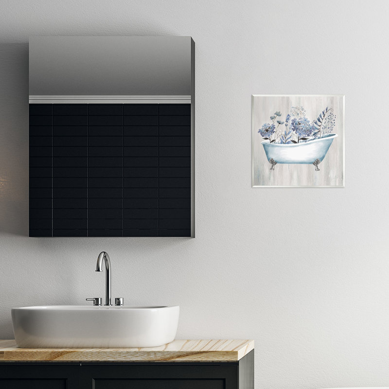 «Vintage Tub & Blue Florals», art mural sur bois par Conrad Knutsen
