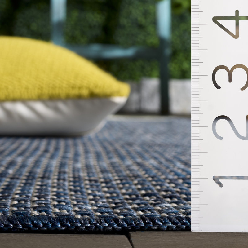 Herzberg Mull Gray Area Indoor/Outdoor Area Rug, Oval 5'3" x 7'6"