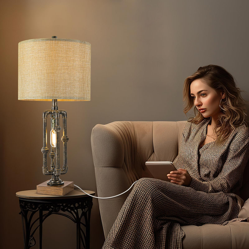 Lampe de table USB en métal Roseboro