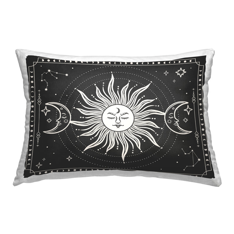 Coussin décoratif à motif astral soleil et lune par JJ Design House LLC