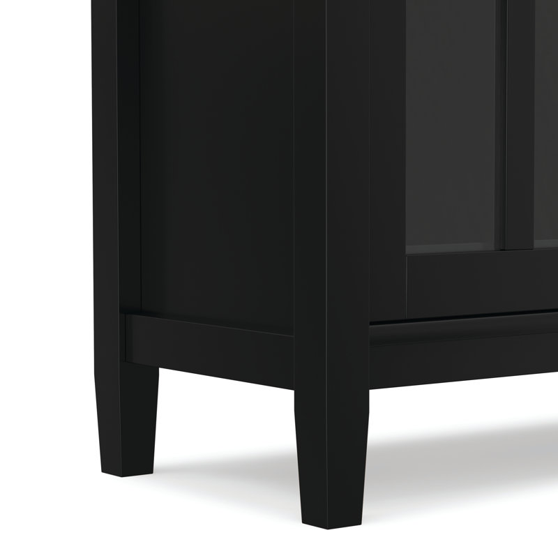 Armoire de rangement transitionnelle en bois massif l 32 po Warm Shaker avec portes en verre trempé et tablettes réglables