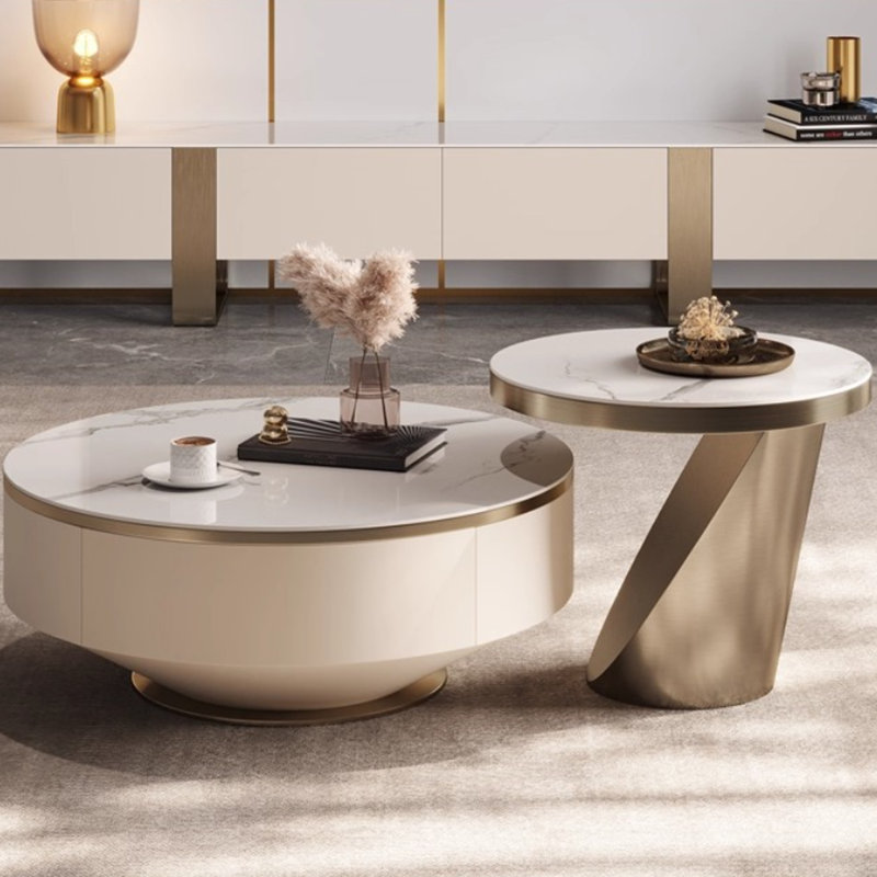 Table basse beige avec piédestal doré, 19.69" H x 59.06" W x 35.43" D