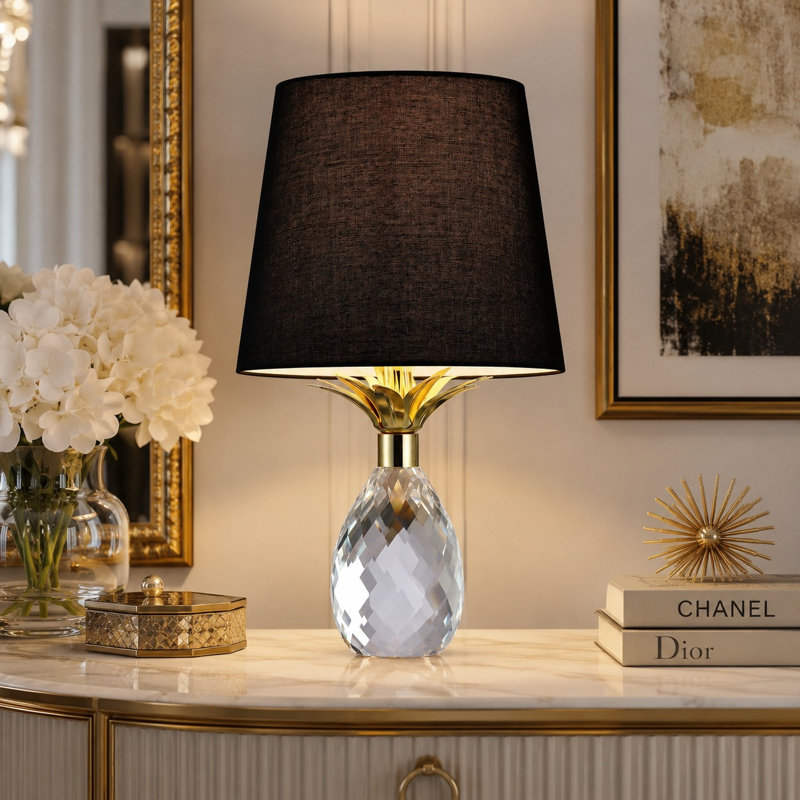 Lampe de table en laiton poli 13,75 po avec abat-jour en tissu noir