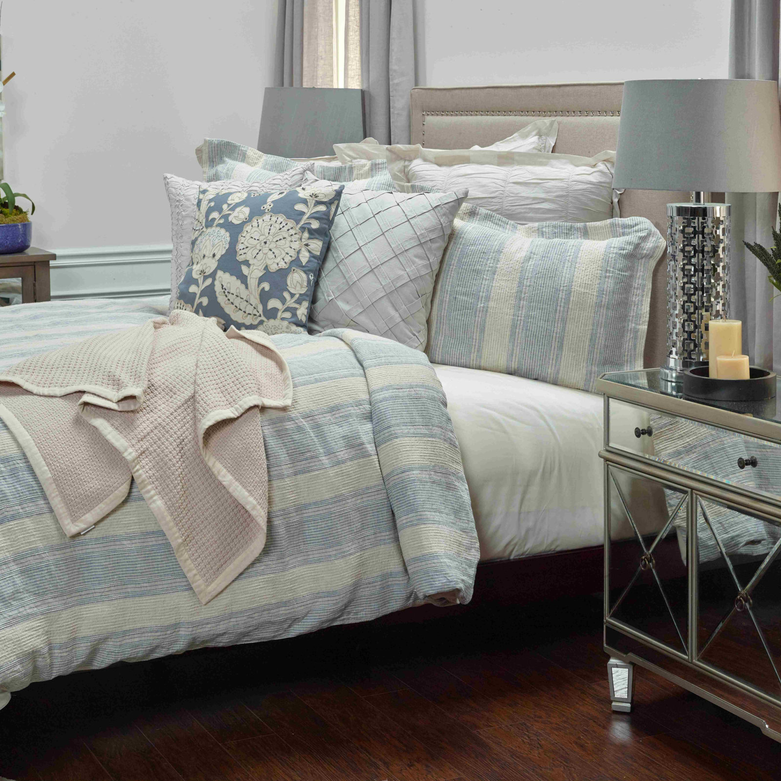 Dorian Linen Shams, Standard, Soft Blue/Gray