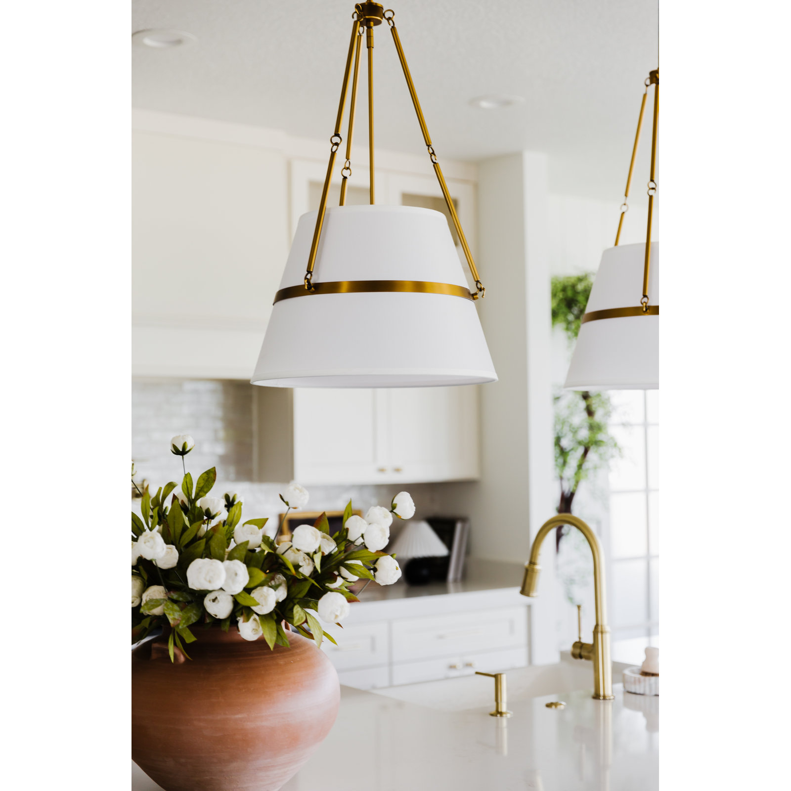 Oliver Single Light Linen Pendant, Aged Gold/White Linen