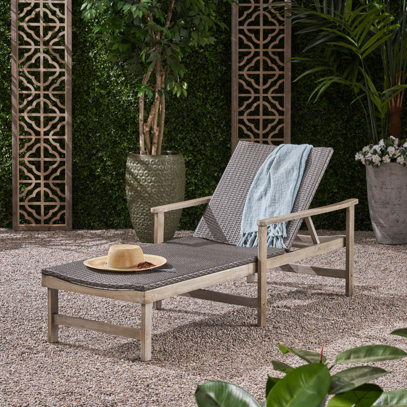 Chaise longue de patio en bois