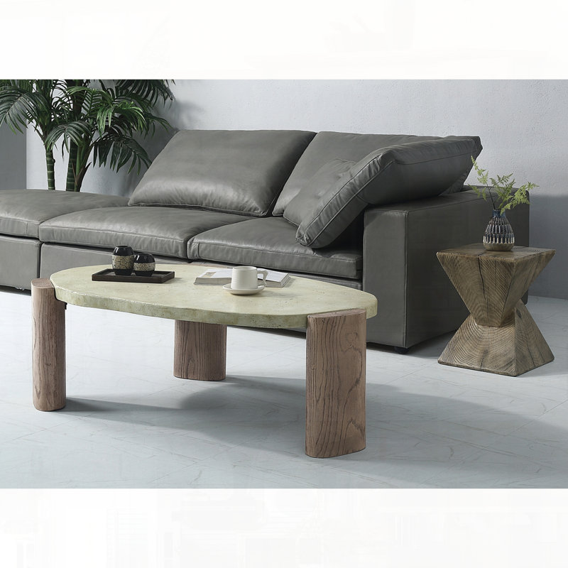 Table basse avec pieds blanc cassé et chêne