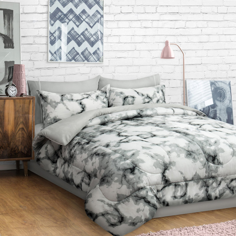 Polyester Camouflage Bedding, Queen Comforter + 2 Shams