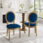 Chaise en bois massif avec garniture cloutée-1034788899
