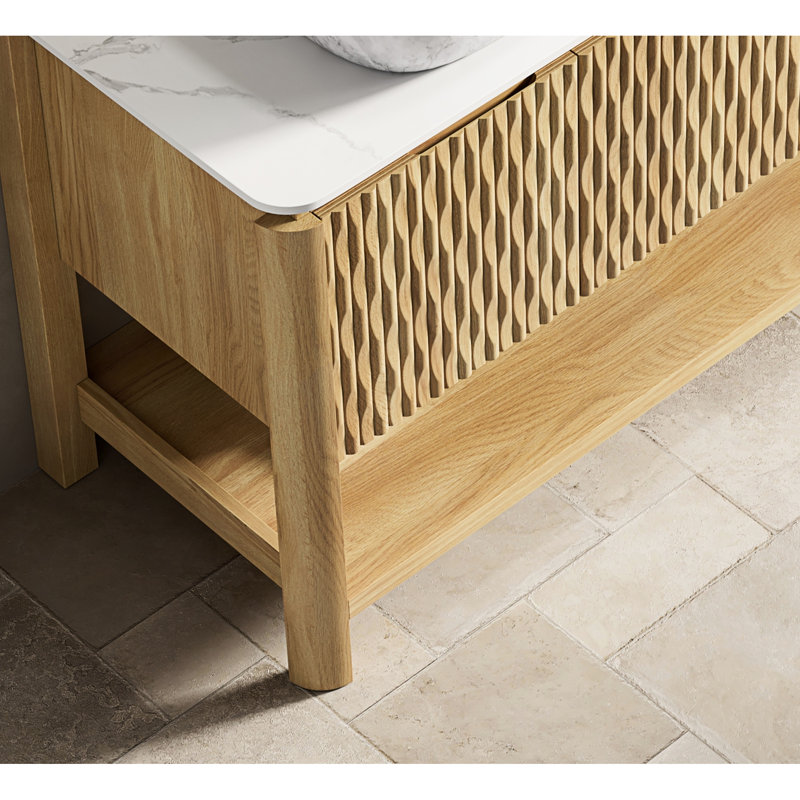 Meuble-lavabo autoportant de 152 cm (60 po), comptoir en pierre frittée blanche, aspect chêne brun, construction en contreplaqué multicouche, portes pleines 3D, armoire à double porte à fermeture amortie pour le rangement